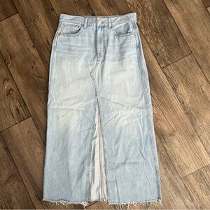 Madewell Light Wash Denim Split Slit Front Maxi Skirt 26 Raw Hem Chic Minimalist